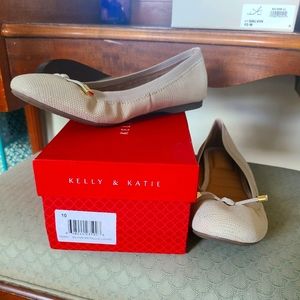 Kelly & Katie Silver Metallic Flats BRAND NEW